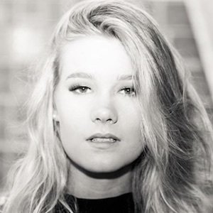 Emily Brooke, 26 (Country-Sänger)