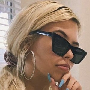 Emily Campos, 25 (TikTok明星)