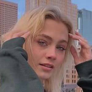 Emily Christensen, 21 (TikTok明星)