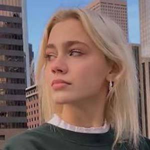 Emily Christensen, 21 (TikTok明星)