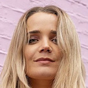 Emily Clarkson image 7