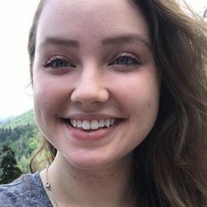 Emily Grace Dunn, 26 (电影女演员)