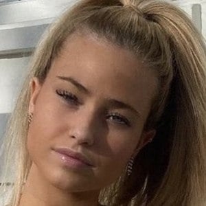 Emily Handley (Blondiez)