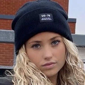 Emily Handley (Blondiez), 22 (TikTok明星)