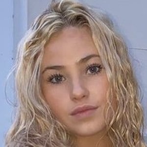 Emily Handley (Blondiez), 22 (TikTok Star)
