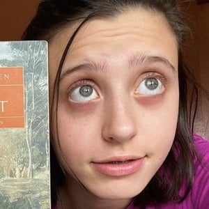 Emily Jones, 20 (鼓手)