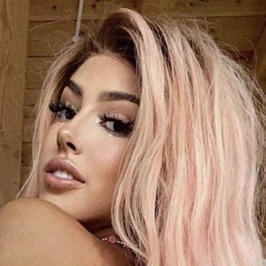 Emily La Rue, 25 (TikTok Star)