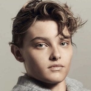 Emily Miller, 27 (Modelo)