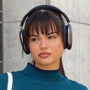 Emily Ross, 24 (TikTok Star)