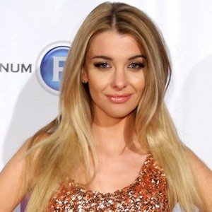 Emily Sears image 7