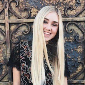 Emily Skinner, 22 (TV Actress)