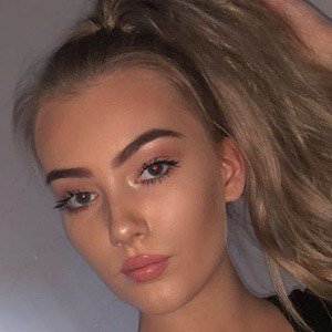 Emily Steers, 20 (TikTok明星)