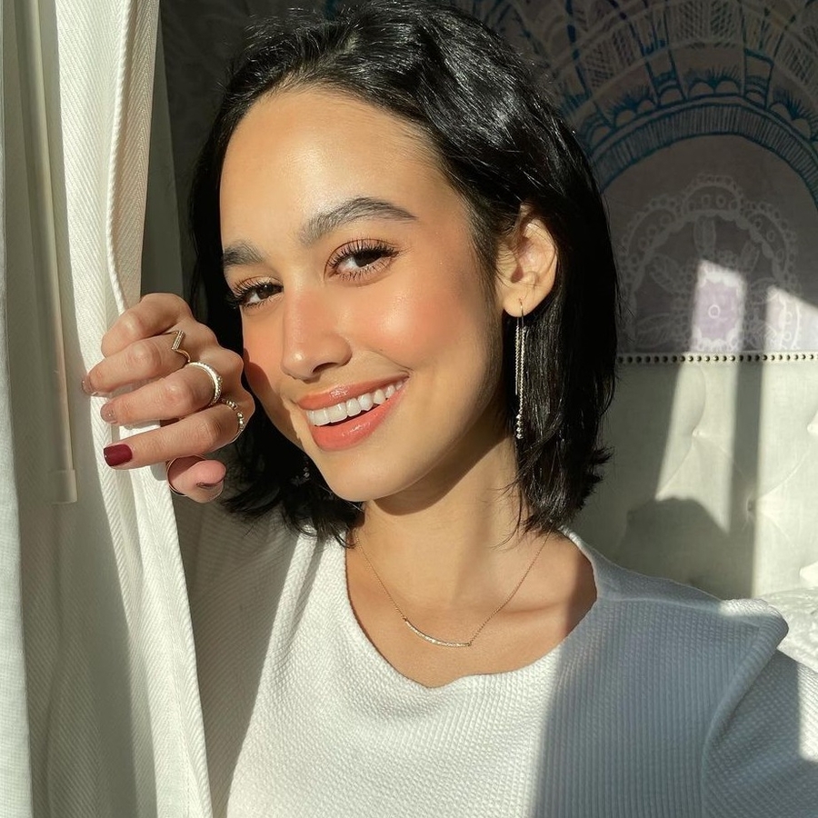 Emily Tosta, 27 (电视女演员)