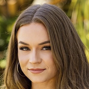 Emily Ward, 28 (现实之星)