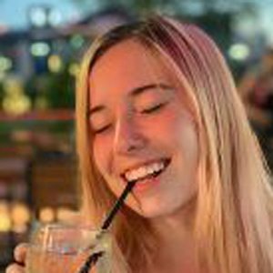 EMKAY, 24 (YouTube明星)