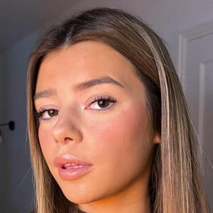 Emma Bourson image 3