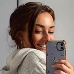 Emma Louise O'Neill, 29 (Instagram Star)