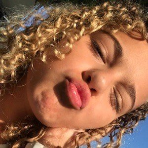 Emma Michelle, 20 (TikTok Star)