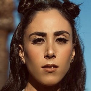 Emma Mizrahi image 5