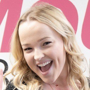 Emma Monden, 25 (YouTube明星)