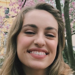 Emma Robinson image 7