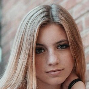 Emma Van Howe, 22 (TikTok明星)