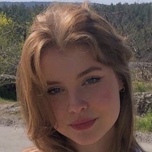 Emma Zetterberg, 22 (TikTok Star)