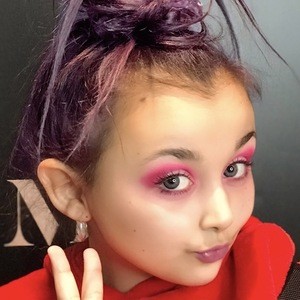 Emmagracie86, 19 (Likee Star)