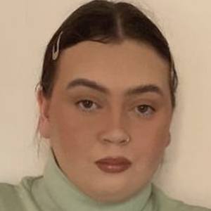 emmamatthewsxx, 26 (TikTok Star)