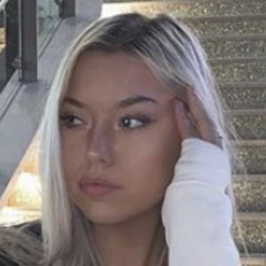 Emmie Alice, 23 (Instagram Star)