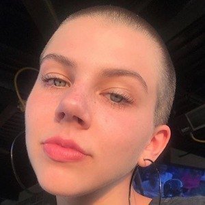 emmwee, 26 (TikTok Star)