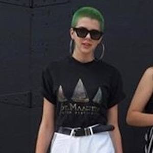 emmwee, 26 (Estrella de TikTok)