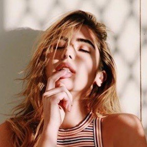 Emmy Corinne, 31 (Model)