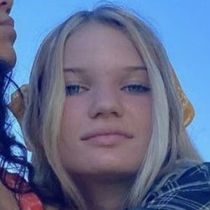 emmy lee, 19 (TikTok Star)