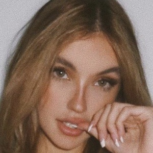 Emmy Vanliew image 6