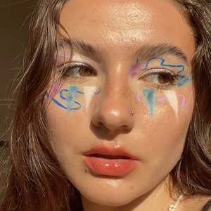 emohokage, 24 (TikTok Star)