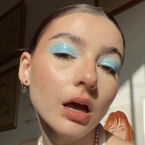 emohokage, 24 (TikTok Star)