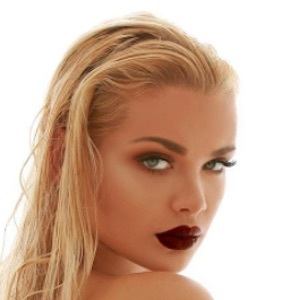 Eni Koci, 28 (R＆B歌手)