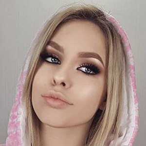 Enn La Rush, 24 (YouTube Star)