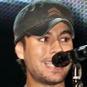 Enrique Iglesias, 50 (Cantor Pop)
