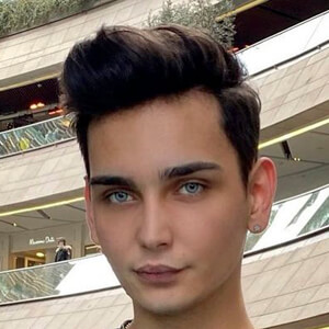 Eren Seferoglu, 23 (TikTok Star)