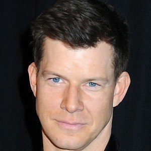 Eric Mabius image 3