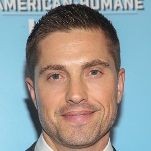 Eric Winter image 6
