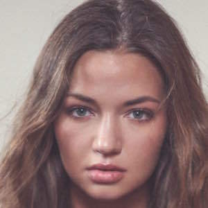 Erika Costell, 32 (模特)