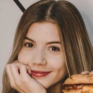 Erika Graziele, 29 (Instagram明星)