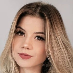 Erika Graziele, 29 (Instagram明星)