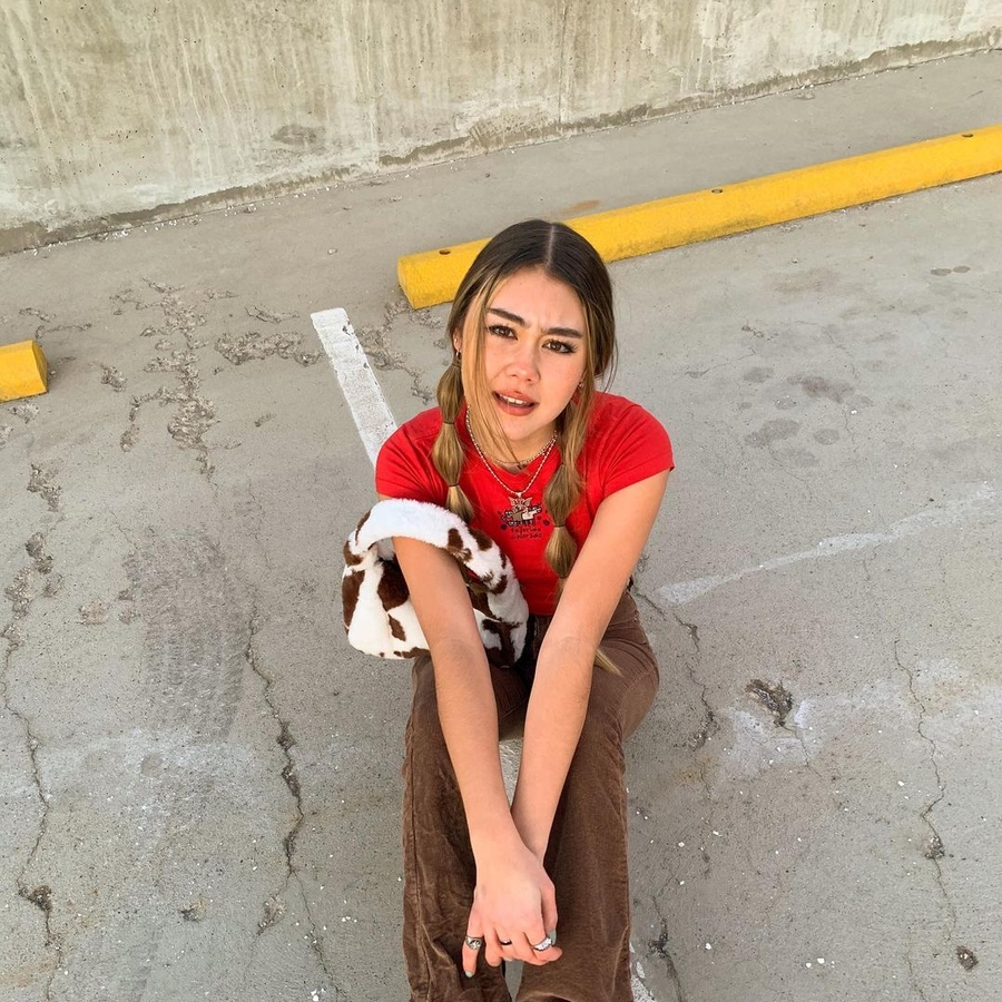 Erika Titus, 23 (TikTok明星)