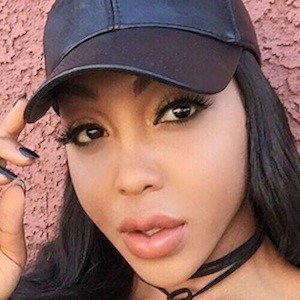 Erika Yvonne Rose, 33 (Ngôi sao Instagram)