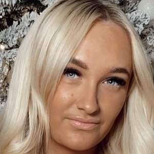 Erin Bowyer, 25 (Star d'Instagram)