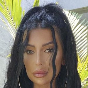 Erin Budina, 32 (Instagram Star)